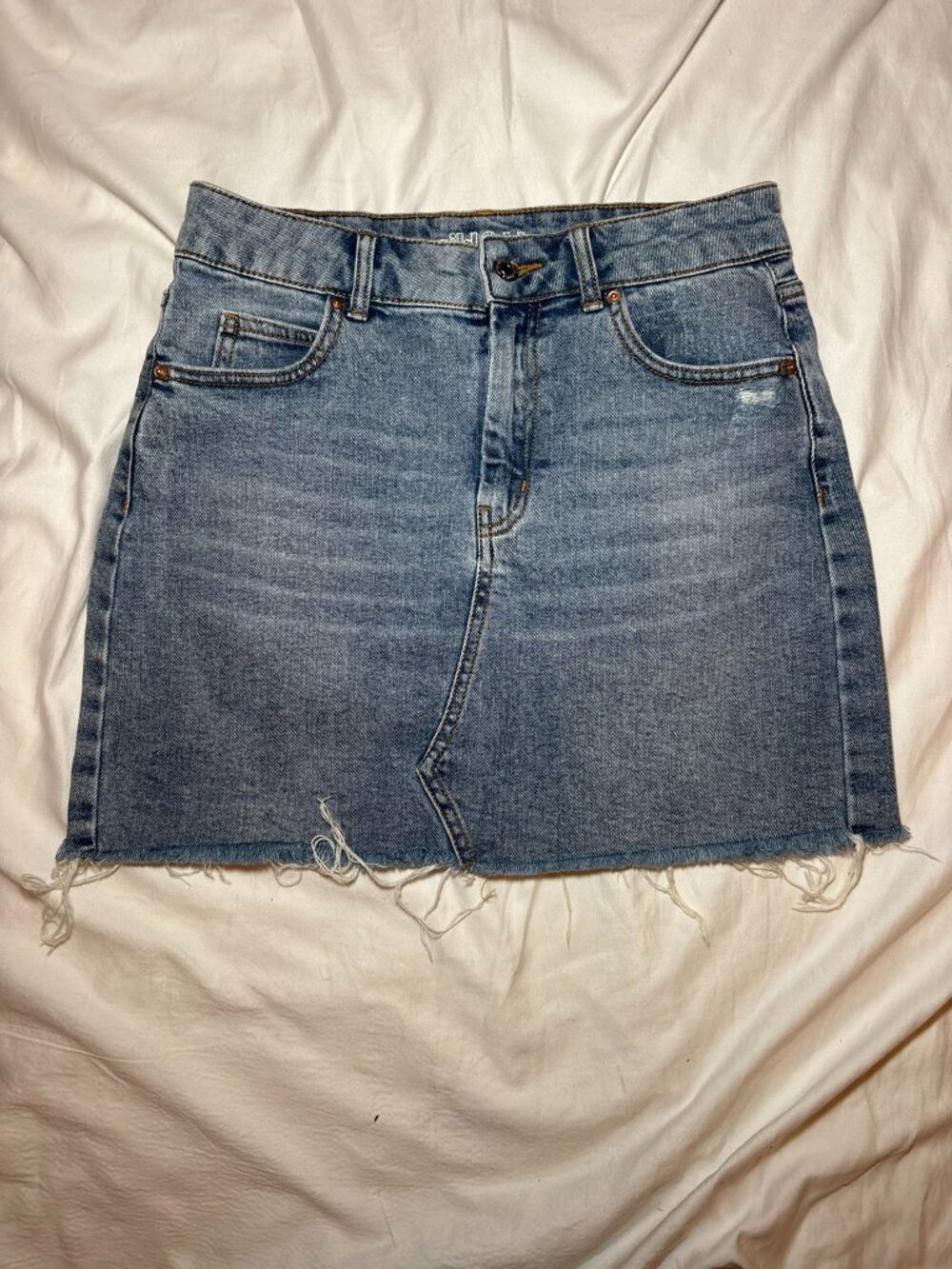 Wild Fable Sz 4 Blue Denim Mini Skirt Raw Hem Medium Wash 90s Y2K